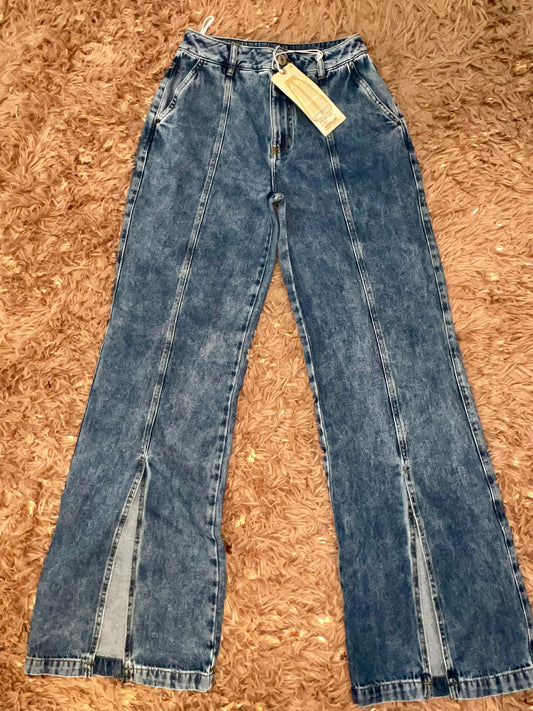 Wide-Leg Open Jeans